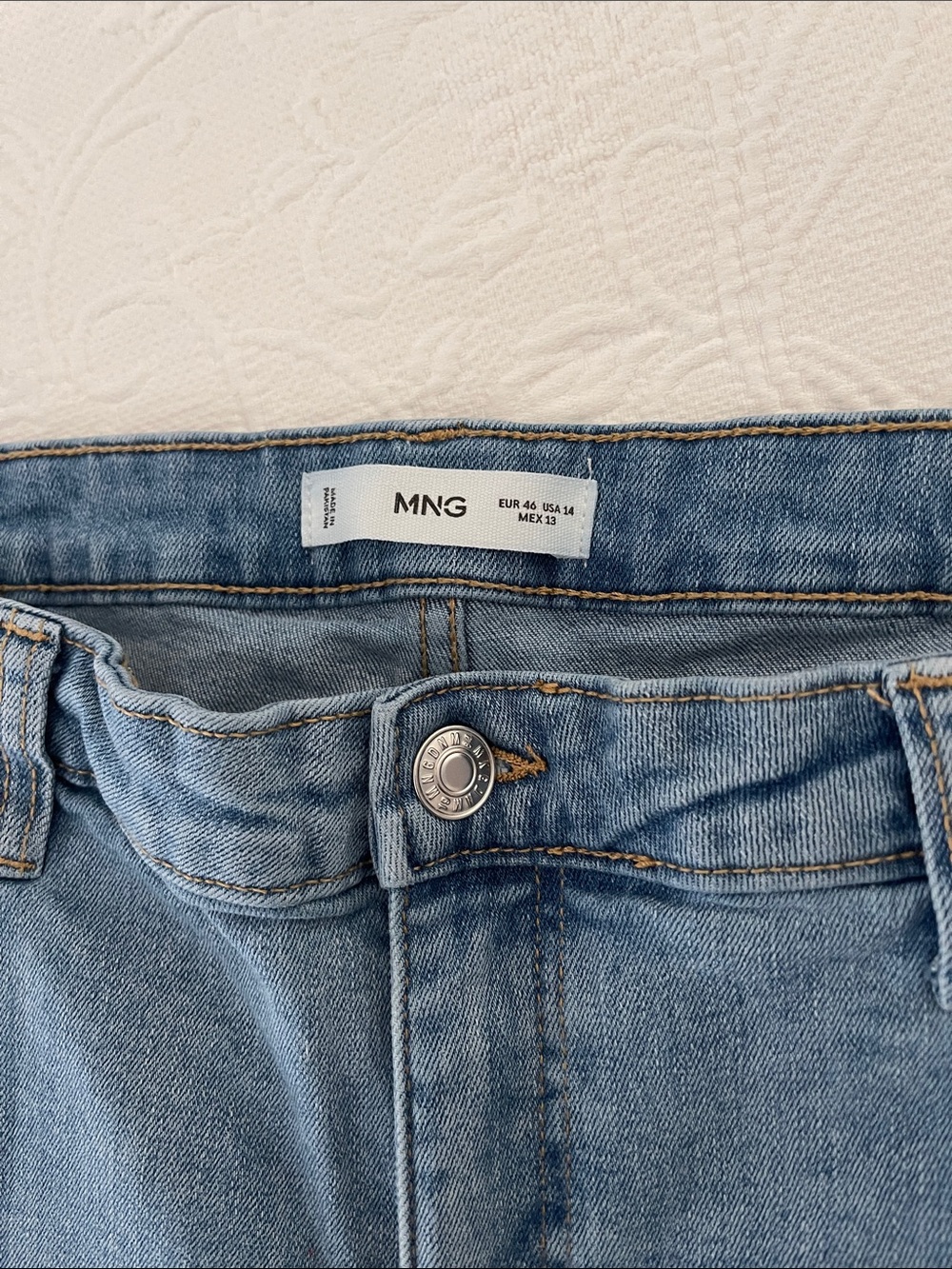 Mango Slim Capris - Picture 5 of 13